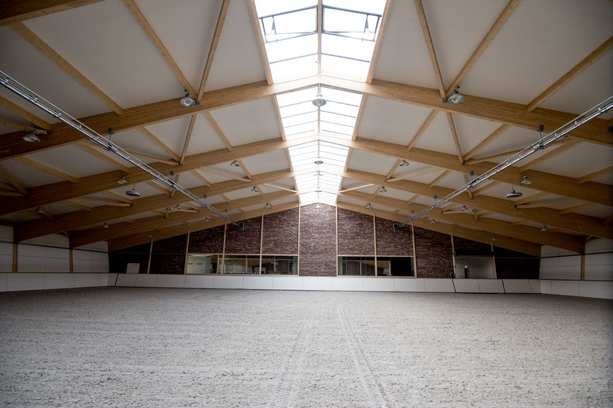 Hout voor dakconstructie stoeterij Haskerhorne