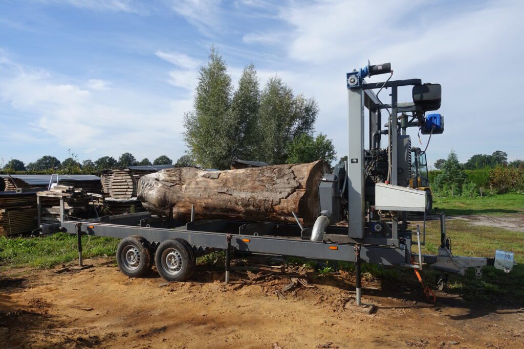 mobiele stammen zaag. Deze houtbewerkingsmachine is van Koen van Mierlo.
