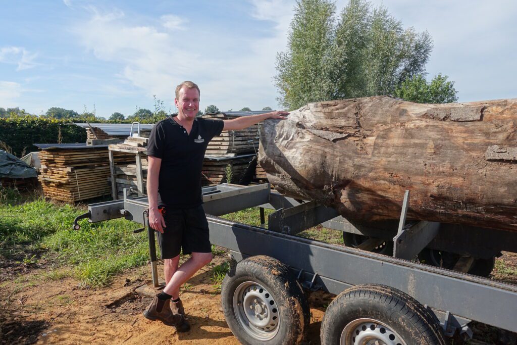 houtzager en meubelmaker Koen van Mierlo