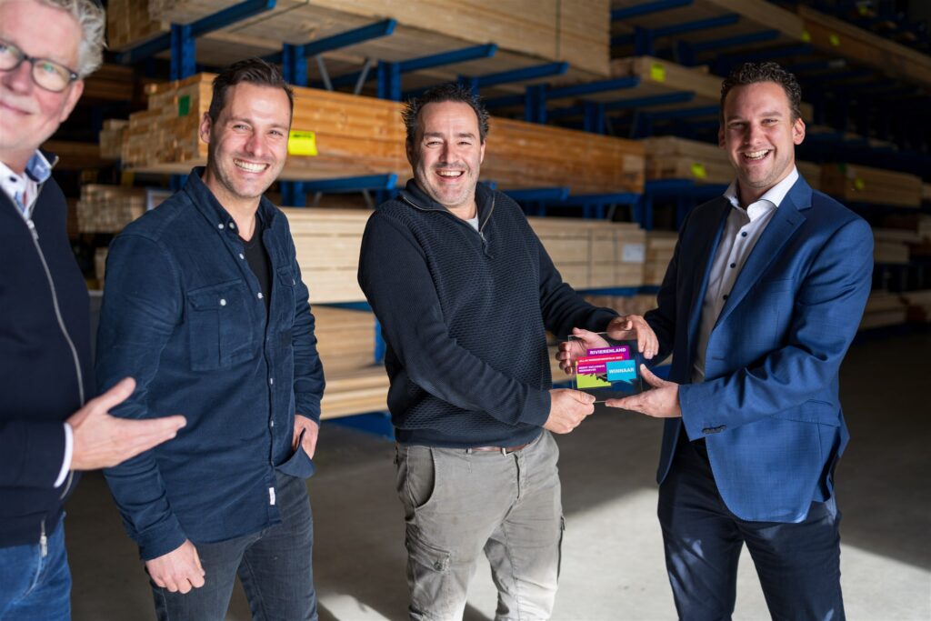 Houthandel en frezerij van Hulst wint prijs voor inclusief personeelsbeleid