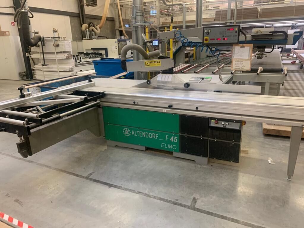 Altendorf tafelzaag. Dit is een houtbewerkingsmachine.