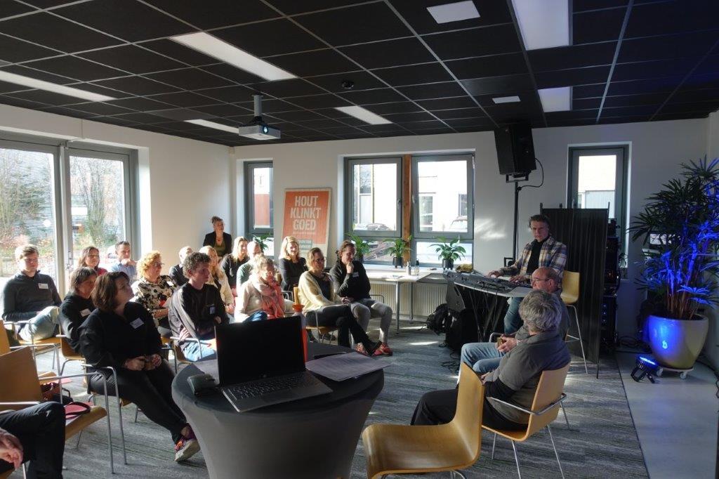 Met het programma Hout Mooi Werk van de VVNH, vakbonden FVN en CNV en SIVAG, kunnen ondernemers met subsidie werken aan de mentale en fysieke gezondheid van hun werknemers.