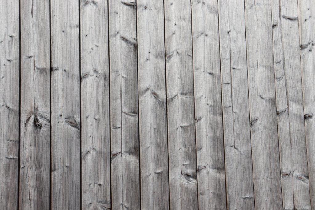 Strengere regels op komst voor de brandklasse van verduurzaamde, gemodificeerde, gevingerlaste of afgewerkte houtsoorten