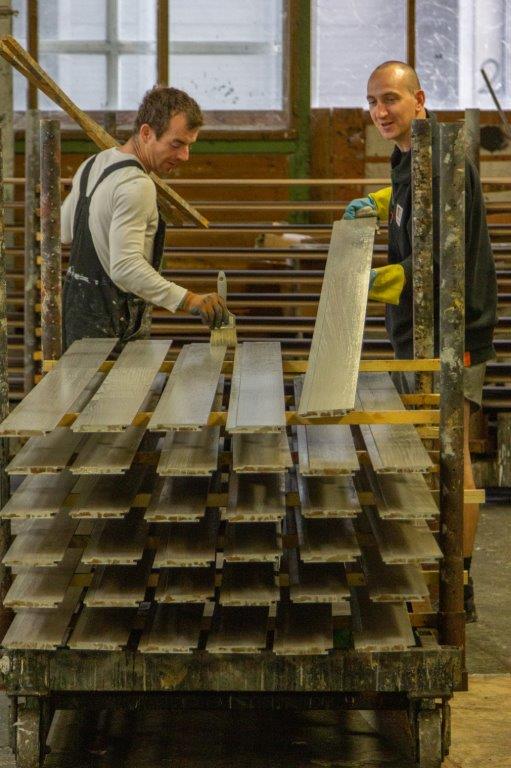 Strengere regels op komst voor de brandklasse van verduurzaamde, gemodificeerde, gevingerlaste of afgewerkte houtsoorten