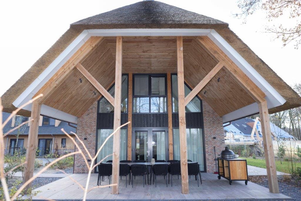 villa vakantie met hout van Dekker uit vianen