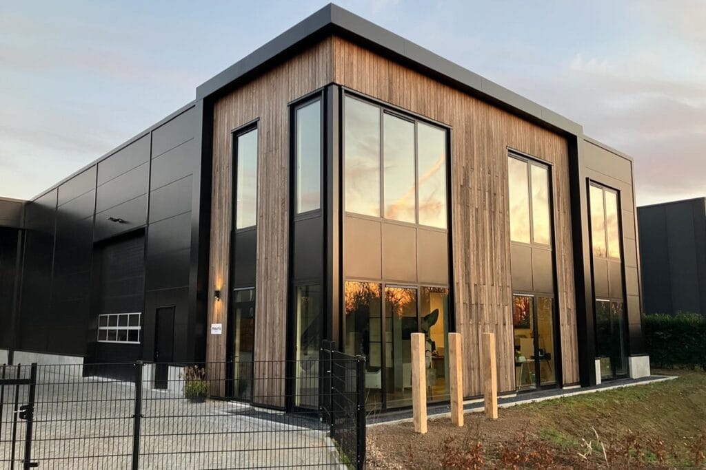 Het nieuwe pand van Mouris Hout in Zutphen