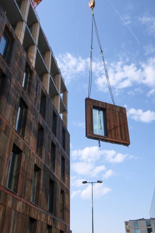 CO2 - en stikstofuitstoot worden beperkt door de inzet van een elektrische hijskraan.