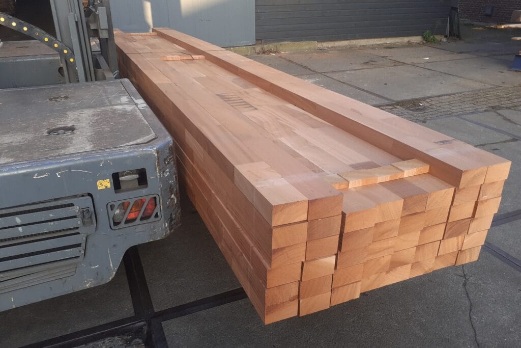 Houtpartij van Houtex voor verkoop restanten