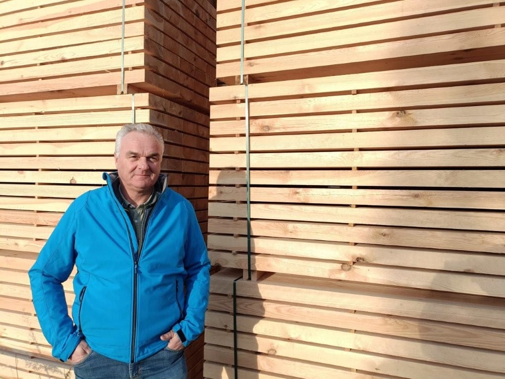 Gijs Kuipers van Woodjoint: ‘Wij vingerlassen ook gemodificeerd hout in specifieke kopmaten. Daarmee onderscheiden wij ons van herkomstlanden waar ze ook hout bewerken.’