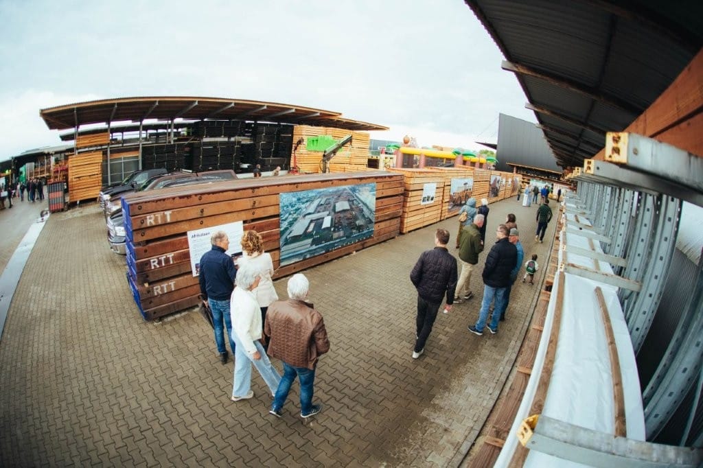 familie Reef honderd jaar in het hout